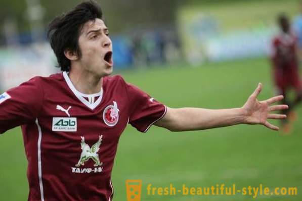 Serdar Azmun: Kariera Iranski nogometaš, 