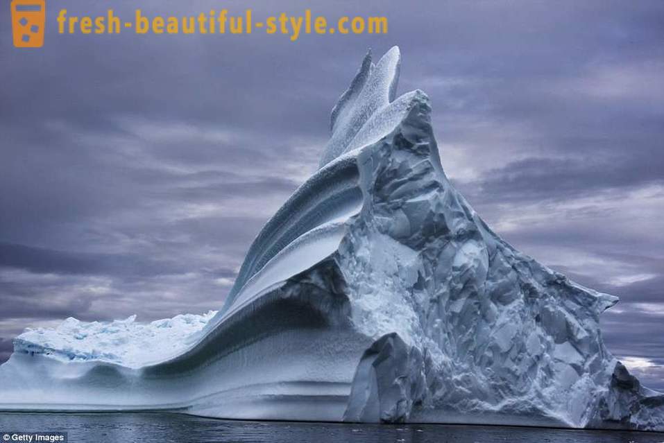 Camye starodavnih svetovnih ledenih gorah