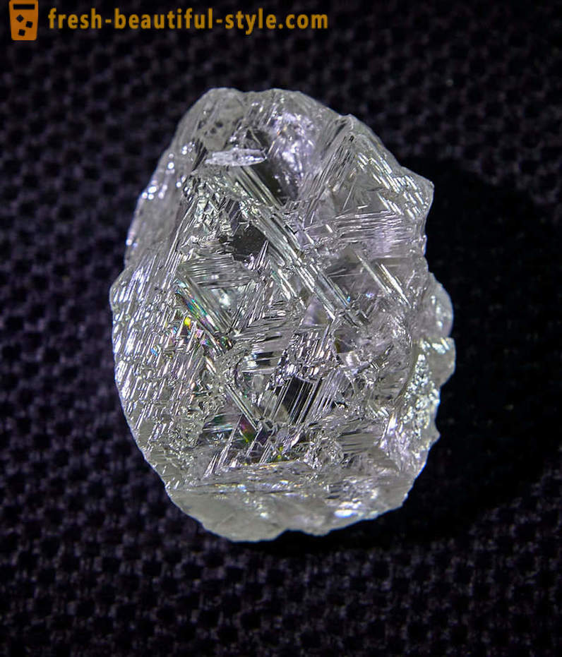 V Yakutii so našli edinstven diamant, ki tehta skoraj 200 karatov