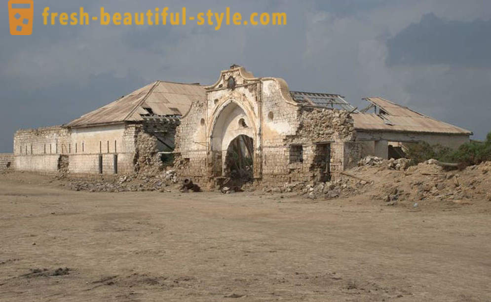 Čudovito ruševine zapuščenih otokih