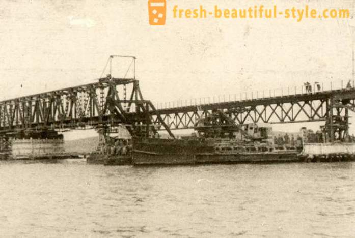 Krimsko most, ki je bila zgrajena v SZ