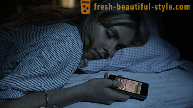 Znanstveniki so odkrili, zakaj ne morete spati s svojim pametnim telefonom