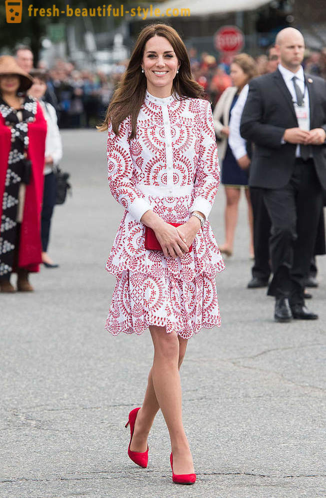 Ko brezhibna stil Kate Middleton zlomil kraljevsko oblačenja
