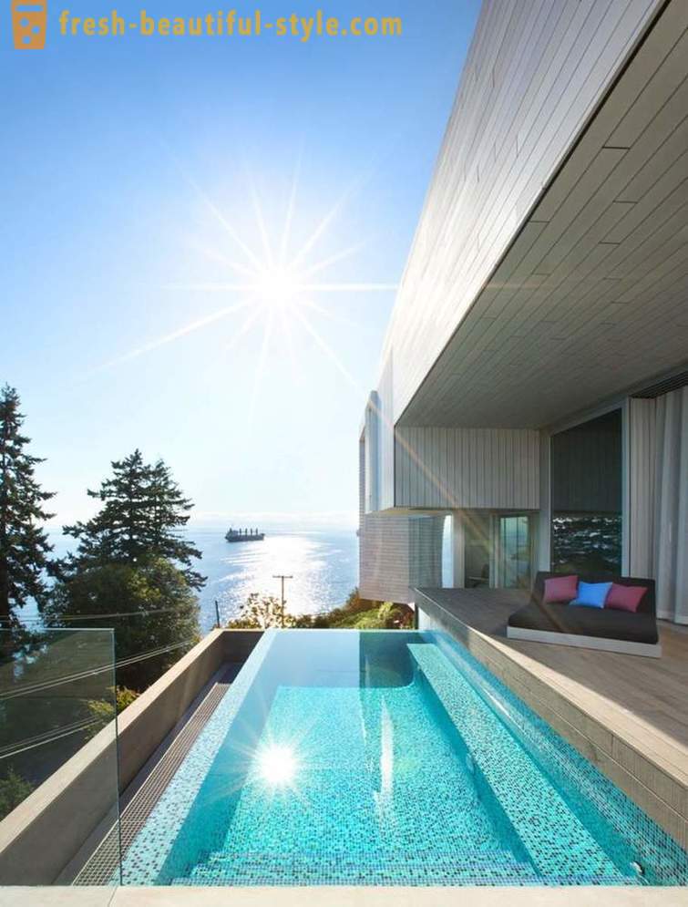 Arhitektura in notranjost hiše, ki jih je morje v West Vancouver