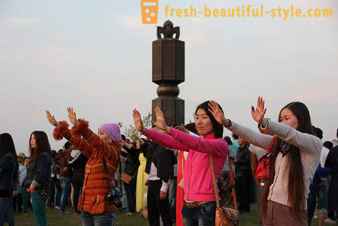 Kako izvesti obred sonca srečanju v Yakutii
