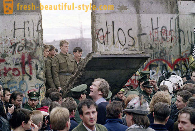 Padec berlinskega zidu