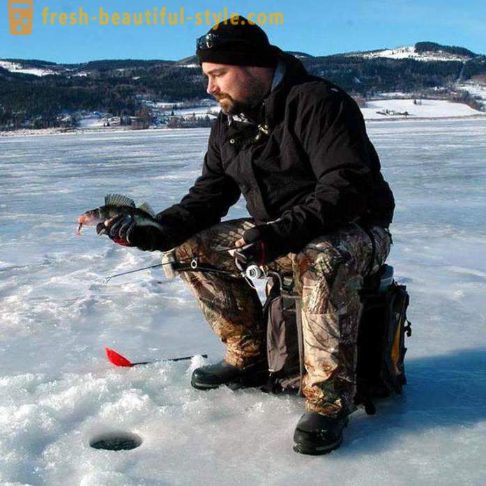Zimski ribolov na reki Ob v Barnaul