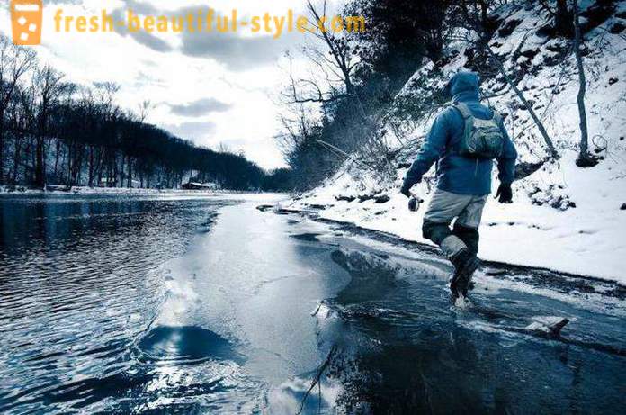 Zimski ribolov na reki Ob v Barnaul