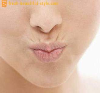Kako očistiti gube na zgornji ustnici in kozmetike?
