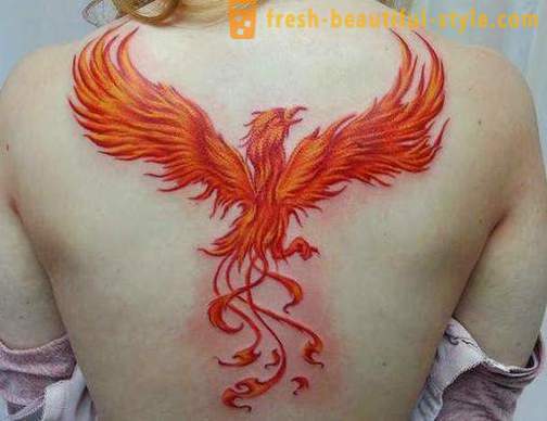 Phoenix - tetoviranje, katerih pomen ni mogoče v celoti razumeti