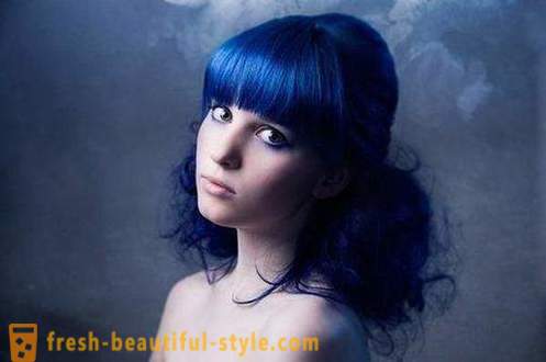 Modra barva las: kako doseči res lepe barve?